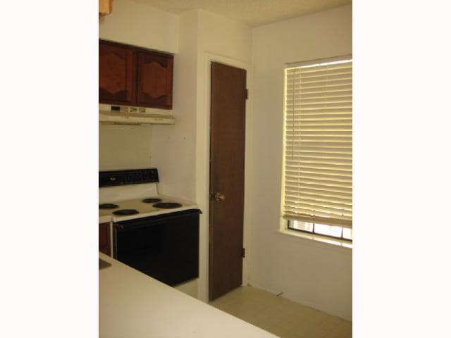 12407 Tree Line Dr