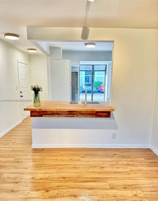 Photo - 715 Gardens Dr