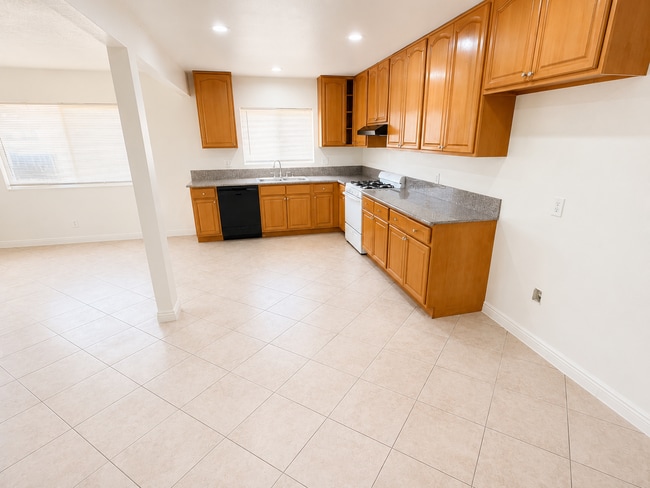 Photo - 1656 Bryn Mawr Ct