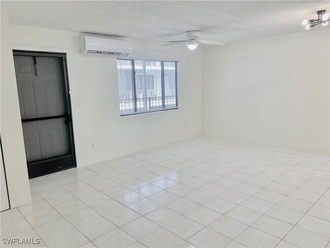 826 Wiggins Pass Rd Unit 214