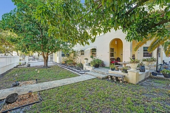 Photo - 2000 Jackson St