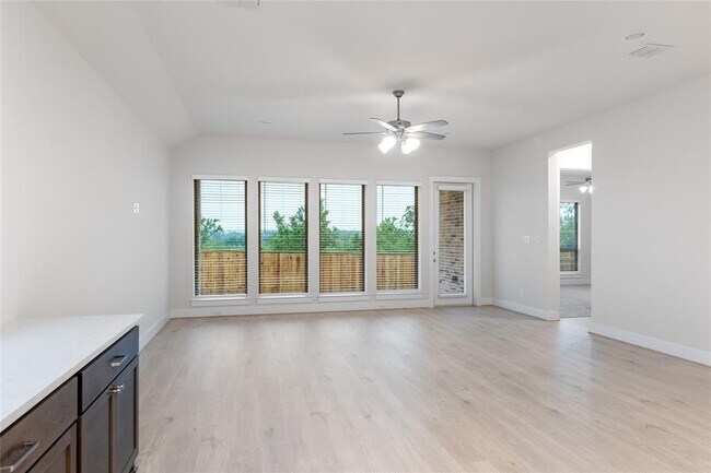 Photo - 626 Bay Breeze Dr