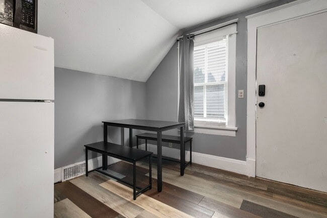 Photo - 1318 Clover St Unit 2