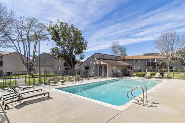 Photo - Pointe at Northridge