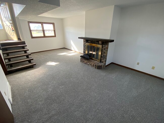 Photo - 512 SE Magazine Rd