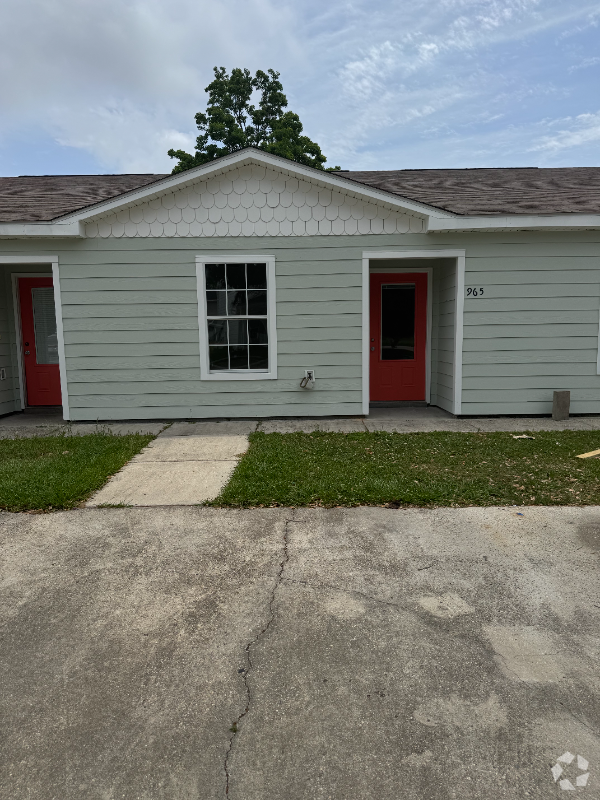 Building Photo - 965 Middle Ln Rental