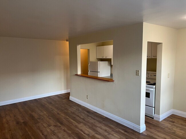 Photo - 365 Melvin Avenue