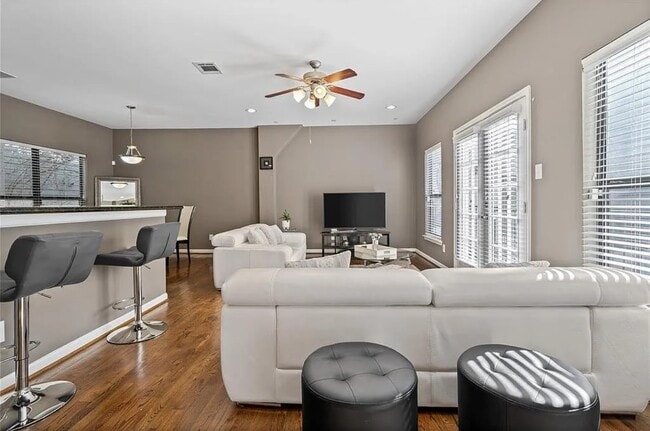 Photo - 4413 Koehler St Unit B