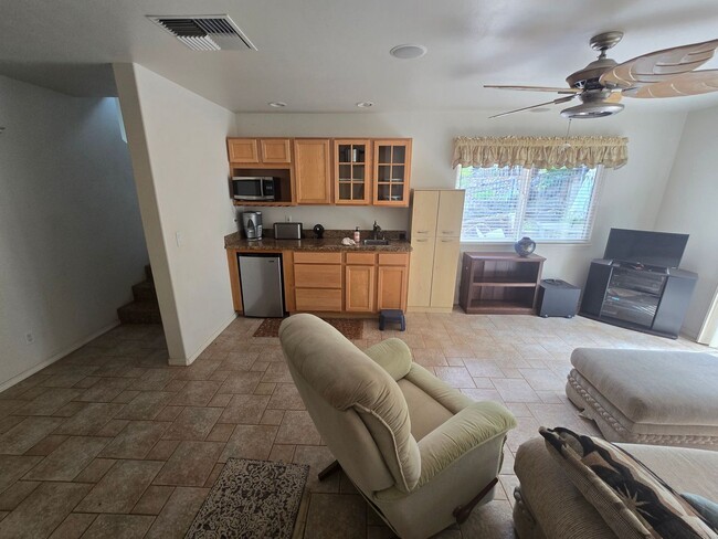 Building Photo - Coral Place