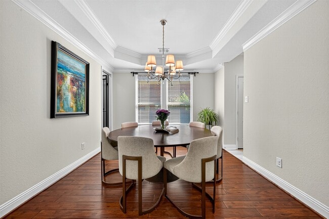 Photo - 122 Lindenberry Cir