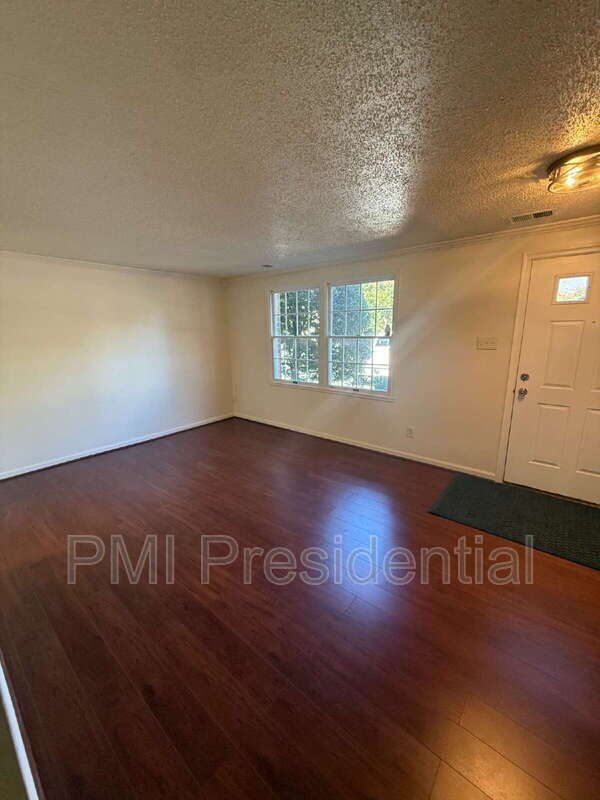 Photo - 9904 Whitney Cir