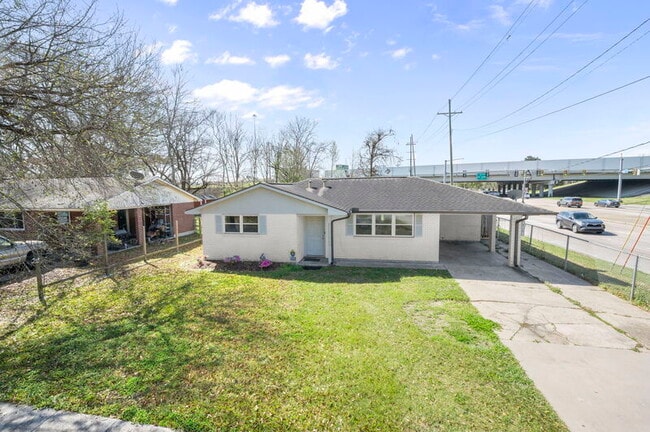 Photo - 8120 N Essen Heights Ct