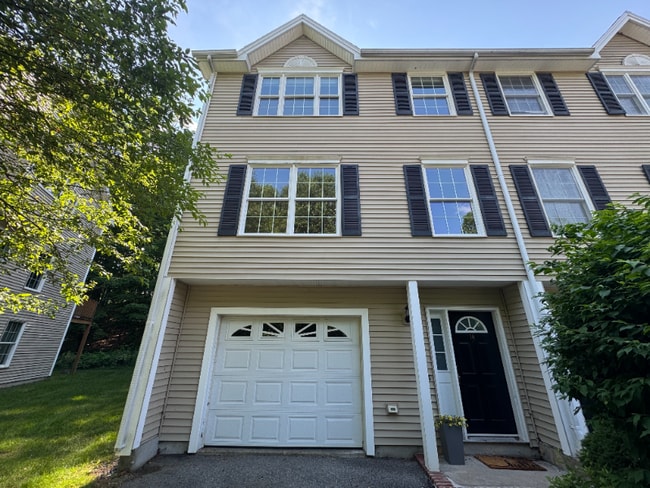 Photo - 14 Woodside Dr Townhome