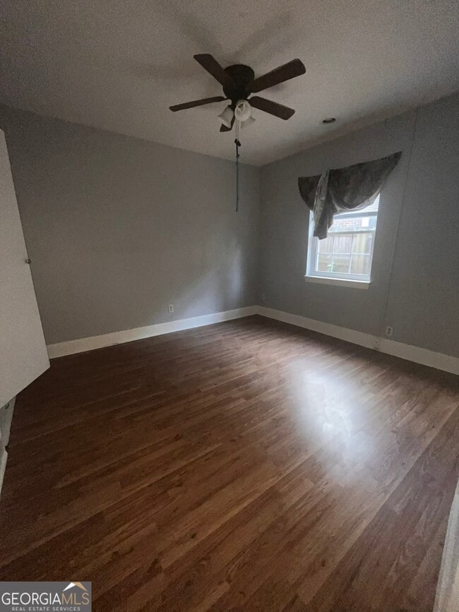 Photo - 1067 Boulevard