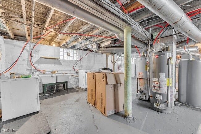 Photo - 915 Helmsdale Rd Unit 3