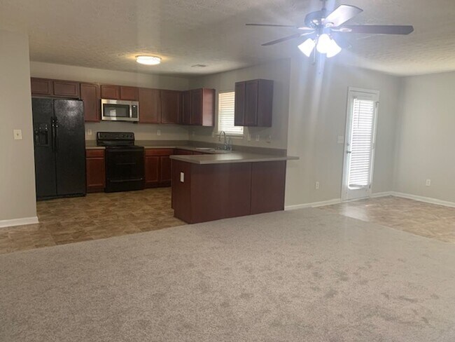 Photo - Beautiful 4BR / 2.5 Bath in Hampton!