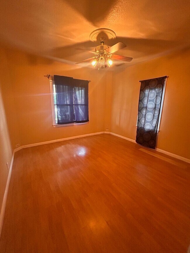 Charming house for rent in Visalia! Rental House Rental in Visalia, CA