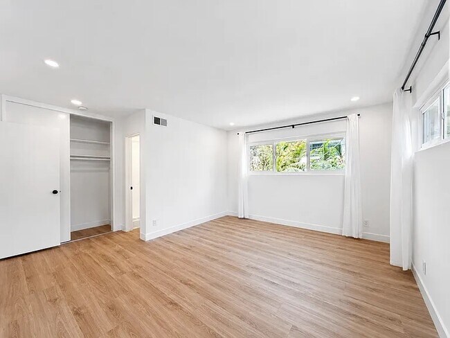 1326 Wellesley Ave