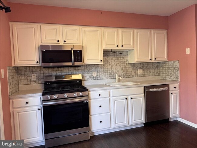 Building Photo - 5408 Essex Ln Rental