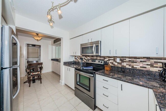 6083 Bahia Del Mar Cir N Unit 460