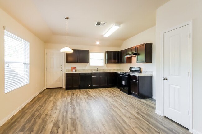 Photo - 9906 Piave Drive