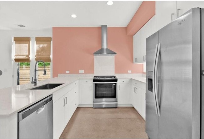 Photo - 203 E 46th St