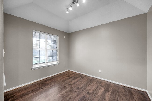 Photo - 103 Moonspinner