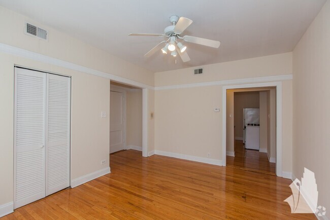 Building Photo - 854 W Cornelia Ave Unit 851-G Rental