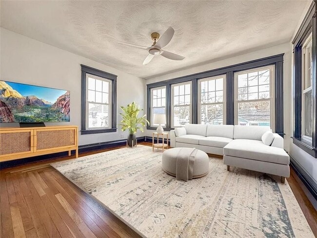 Building Photo - 48 Waltham St