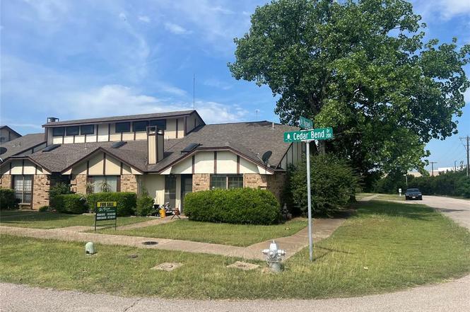 Photo - 217 Cedar Bend Dr Townhome