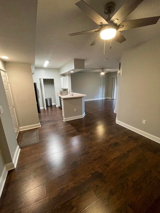 Photo - 1000 Scotia Dr Unit 105