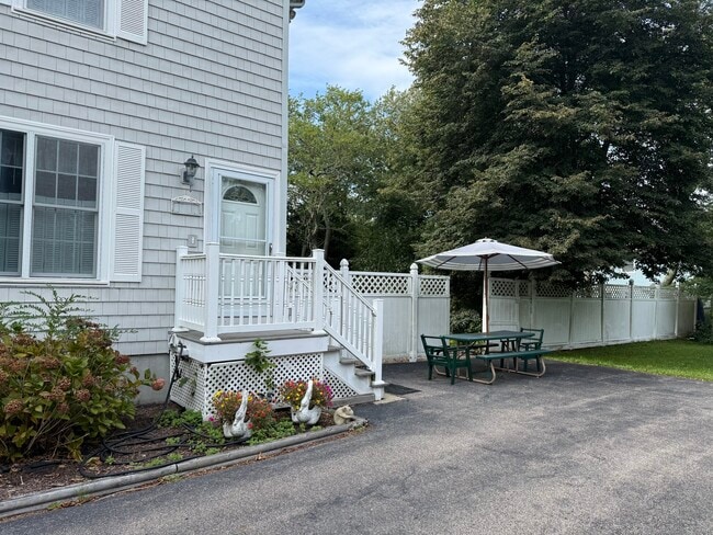 55 Westmoreland St Unit B