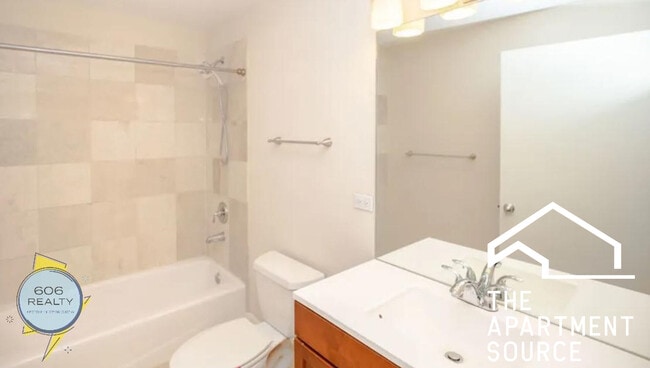 Photo - 3349 N Clark St Unit 1