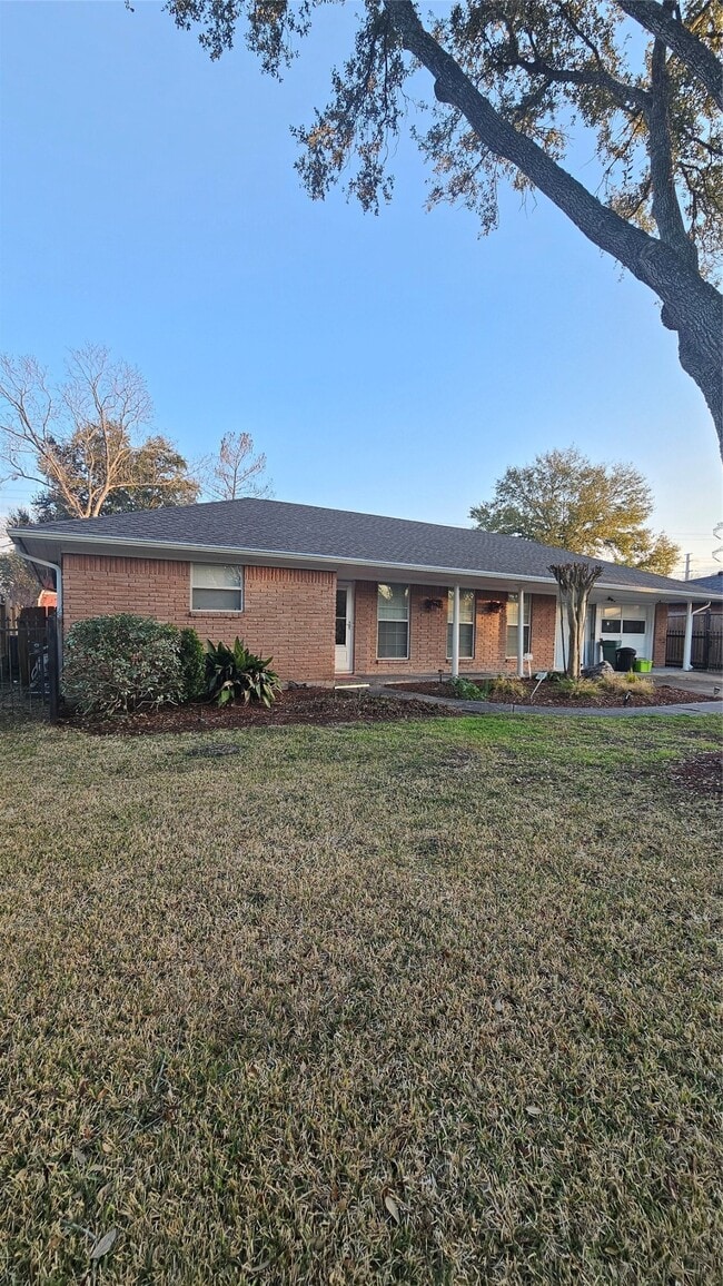 Photo - 1715 Pecan Ln