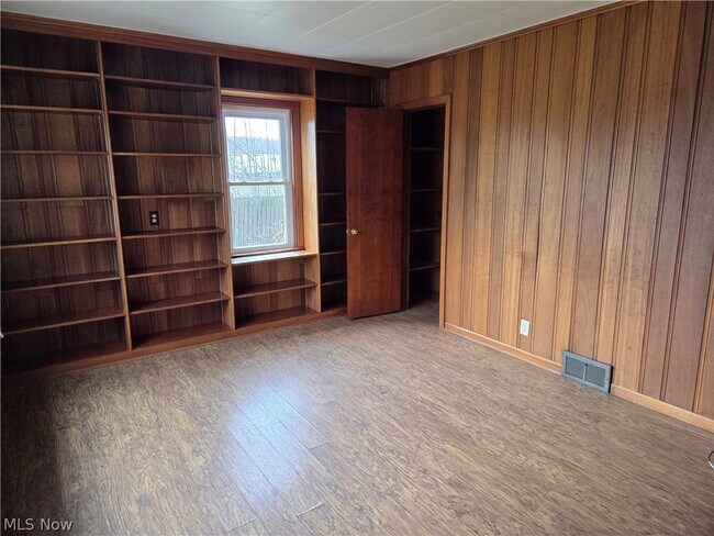 Photo - 3976 Faircrest St SW