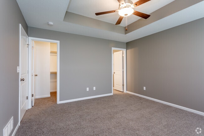 3BR, 2BA - 1177 SF