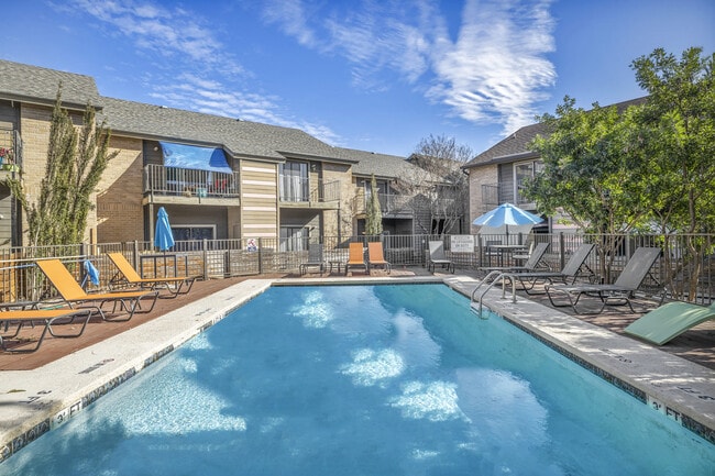 Building Photo - The Enclave