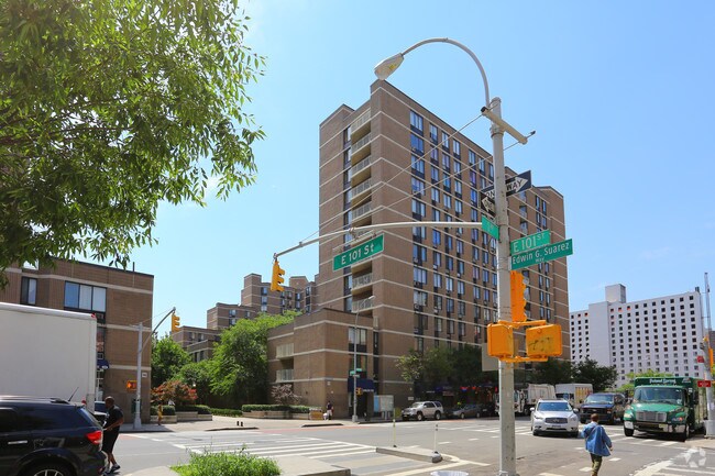 The Crossing - The Crossing Apartments
