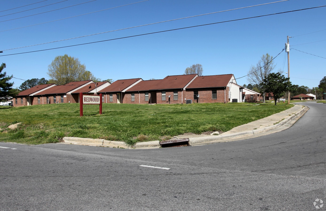 Photo - Redwood Apartments