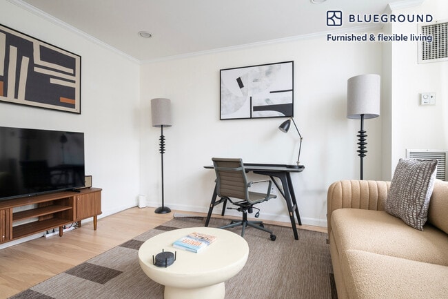 Photo - 106 13th St Unidad FL3-ID1301