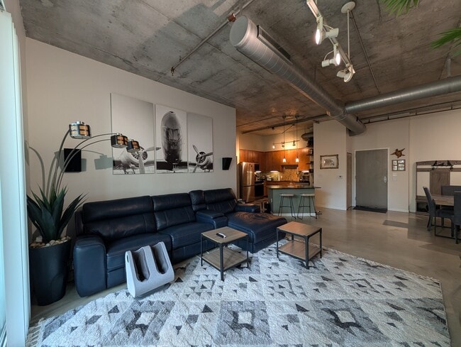 Building Photo - 2001 Biscayne Blvd Unit 2209