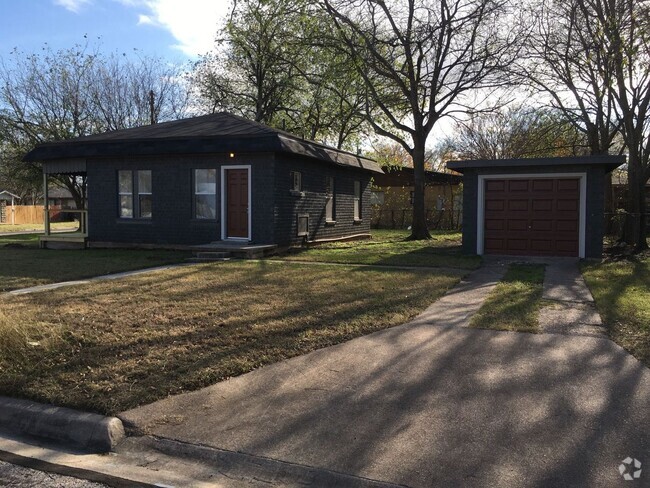 Building Photo - COMING SOON! Rental