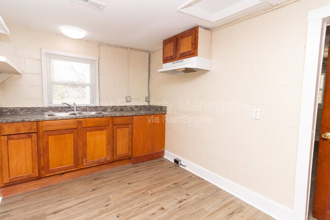 Photo - 1422 Wilson Rd