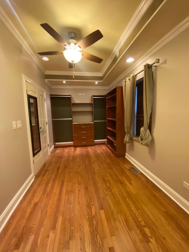 Photo - 2825 N Hamlin Ave Unit #1