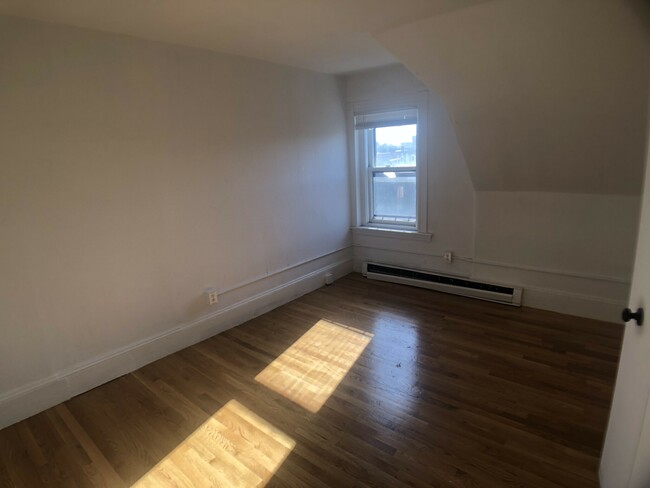 Photo - 48 Hereford St Condo Unit 4