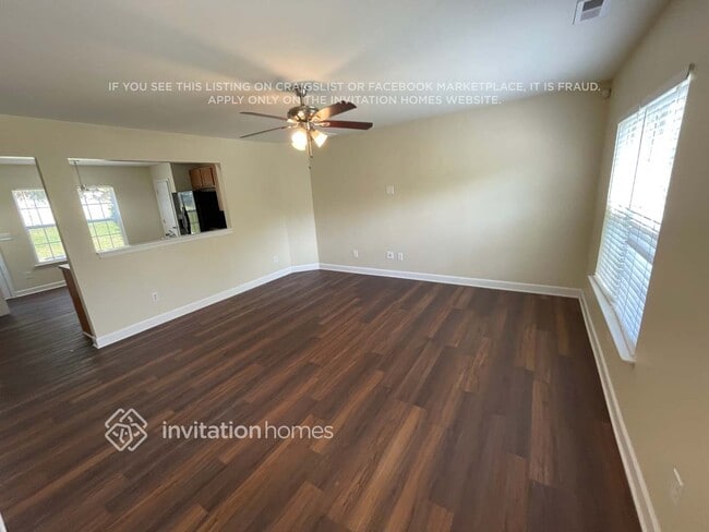 Photo - 974 Ramsgate Dr SW