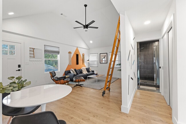 Photo - 1675 Highway 92 S