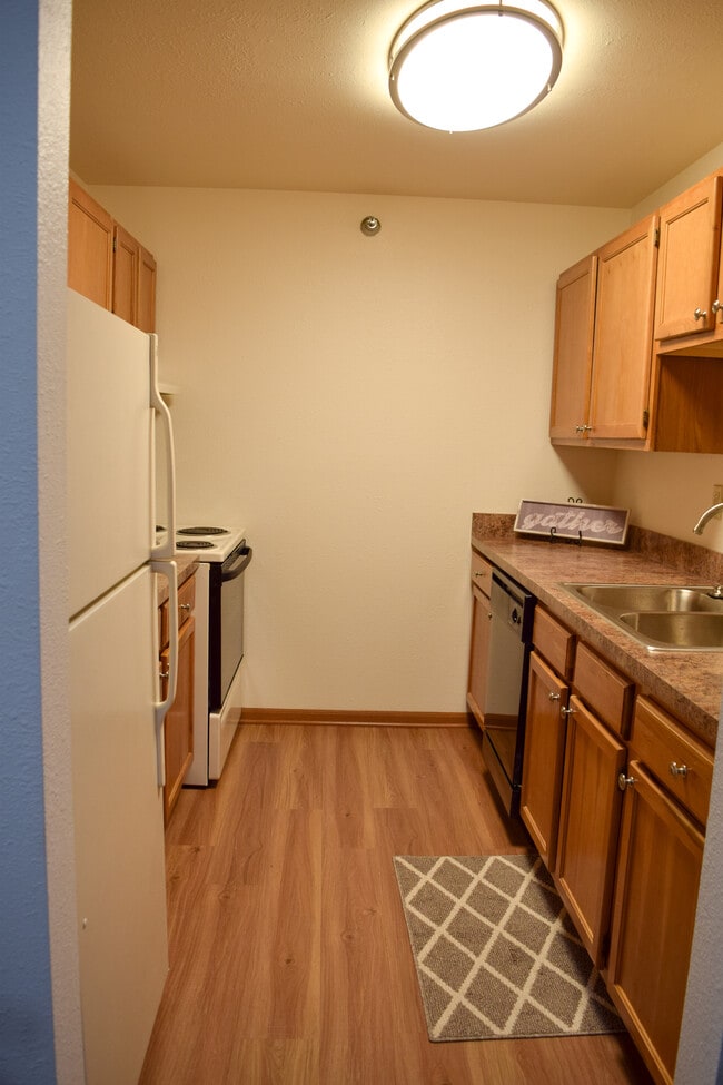 Cameron Heights Apartments For Rent in Menomonee Falls, WI