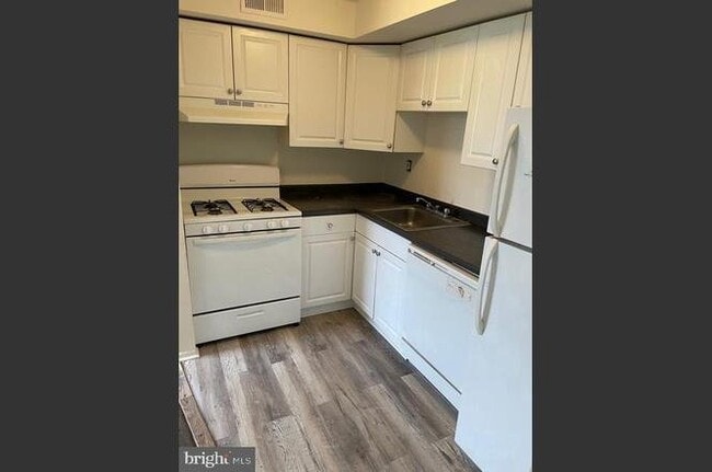 Photo - 7758 Rockwell Ave Unit 2