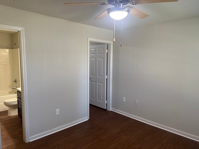 2-bedroom / Primary Bedroom